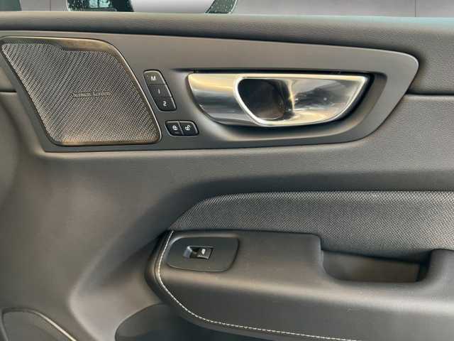 Volvo XC60 Dark Plus