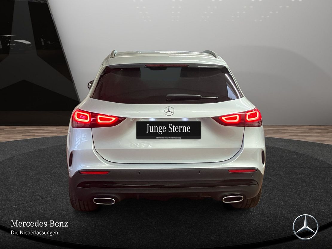 Mercedes-Benz GLA 250 4MATIC AMG Line