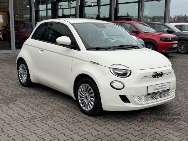 Fiat 500e 3+1+Klimaaut.+Keyless+Tempomat+Schildererkennung