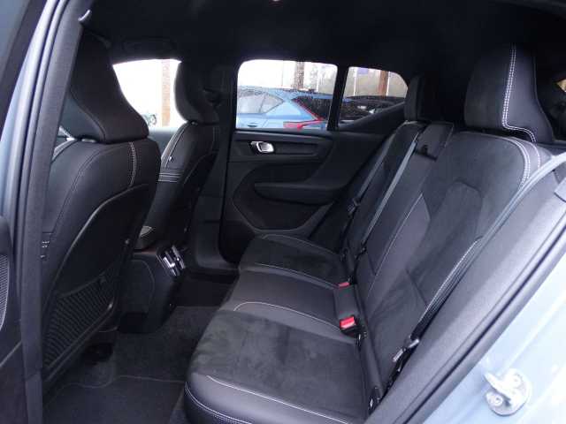 Volvo XC40 AWD Plus Recharge Twin Engine