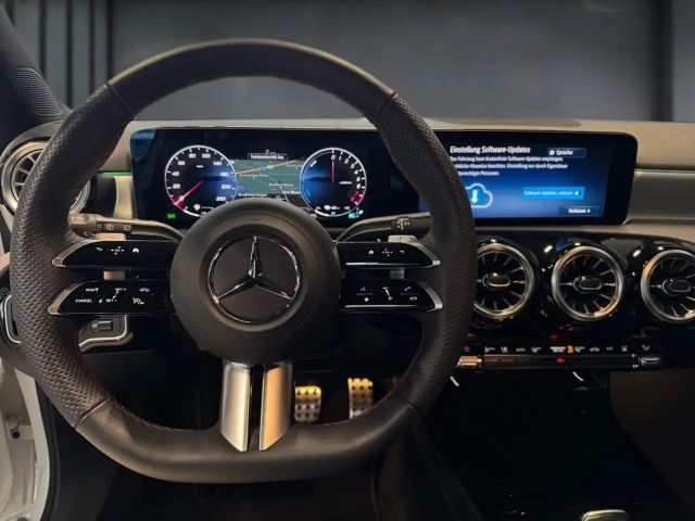 Mercedes-Benz A 250 A 250 e AMG Line