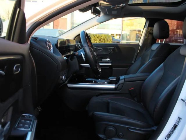 Mercedes-Benz GLA 250 4MATIC AMG Line