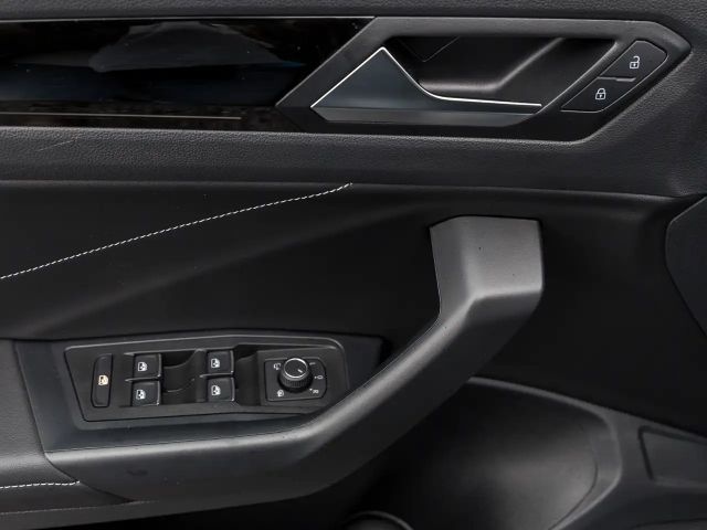 Volkswagen T-Roc 1.5 TSI DSG R-Line