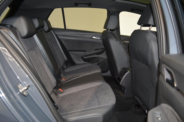 Volkswagen Golf 1.5 eTSI DSG Golf VIII Style