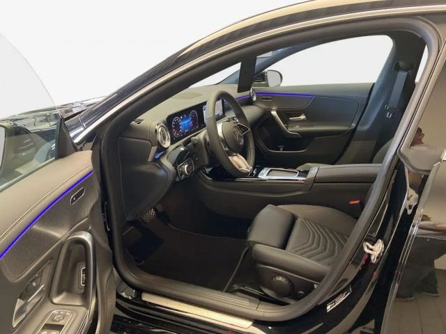 Mercedes-Benz CLA 180 CLA