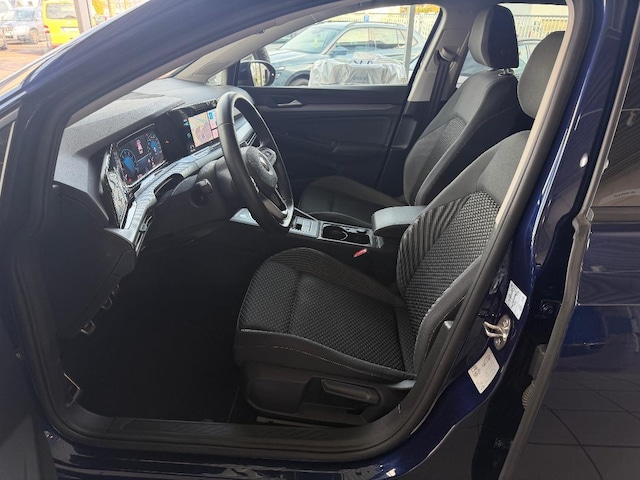 Volkswagen Golf Life Variant