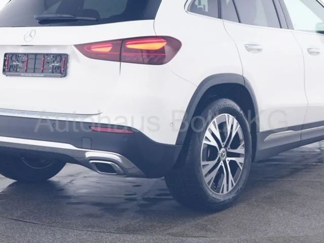 Mercedes-Benz GLA 180 Adv+ Pano Nightcol. Winter P. KGo Kamera