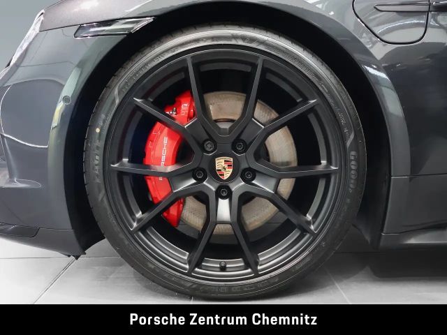 Porsche Taycan 4 GTS