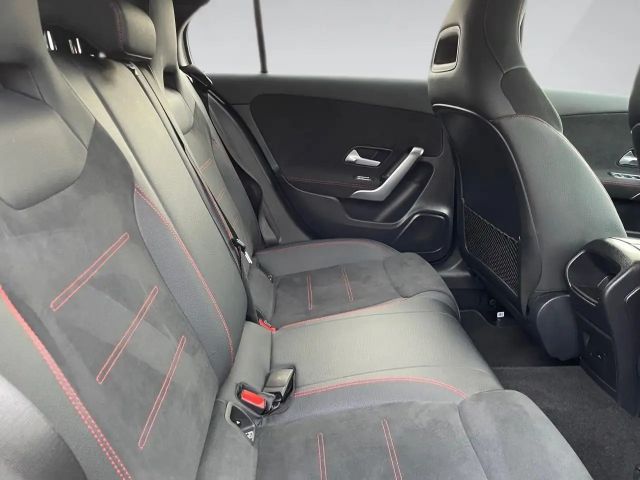 Mercedes-Benz A 250 A 250 e AMG Line