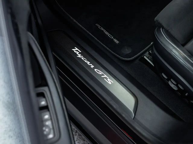 Porsche Taycan GTS