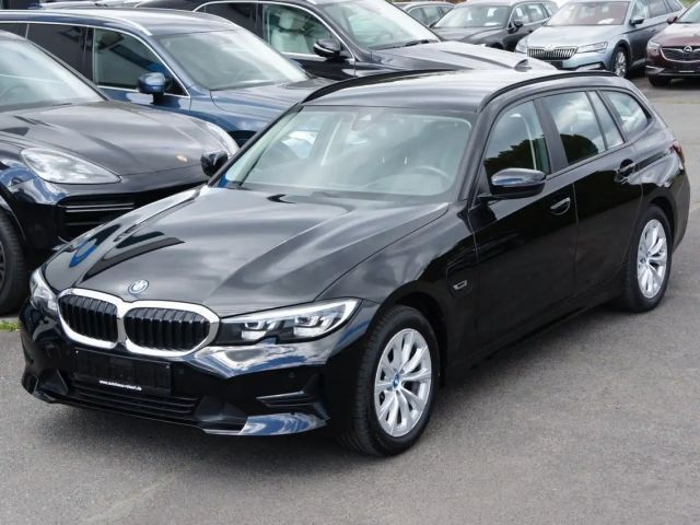 BMW 320 320e Advantage pakket xDrive