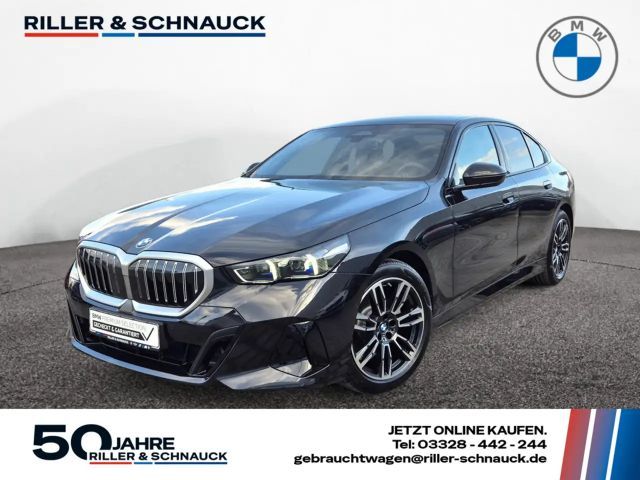 BMW 520 520i M-Sport Sedan