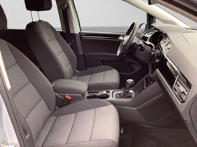 Volkswagen Touran 1.5 TSI DSG R-Line