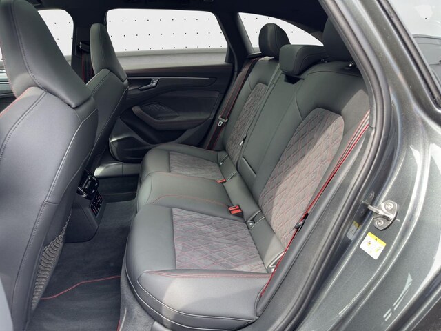 Audi A6 Avant Quattro S-Tronic