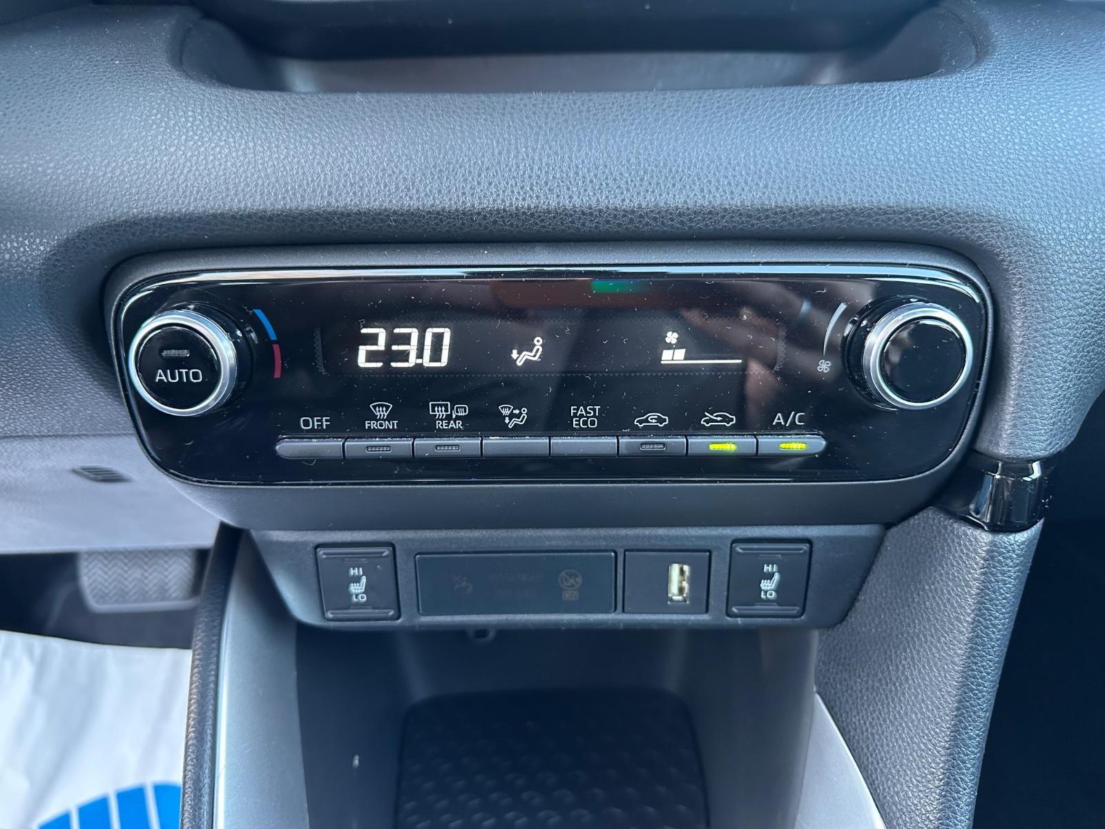 Toyota Yaris Business Hybride