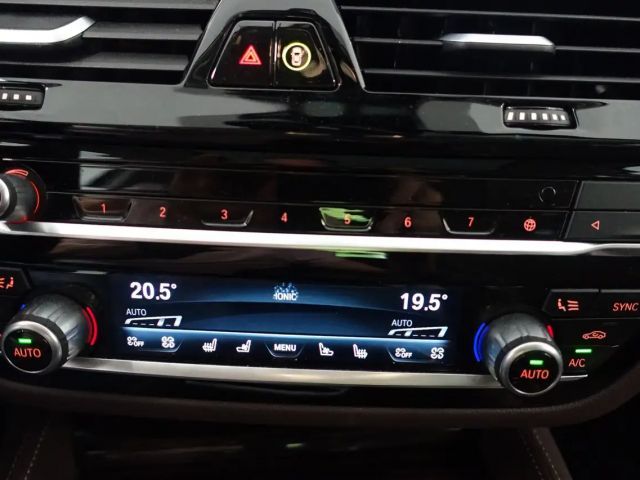 BMW 520 520d Luxury Line Sedan xDrive