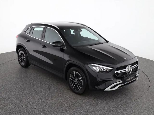 Mercedes-Benz GLA 180 Fernlichtass. Kamera