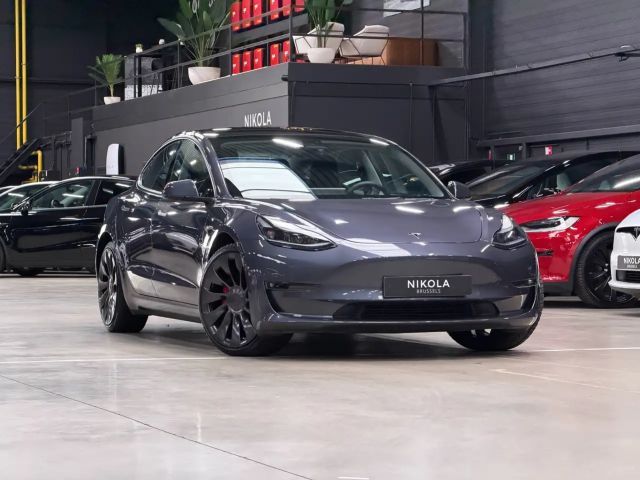 Tesla Model 3 Performance