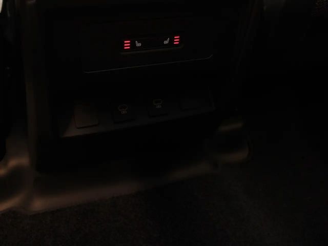 Land Rover Defender 110 Black Pack Dynamic HSE