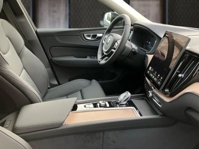 Volvo XC60 AWD Dark Plus T6