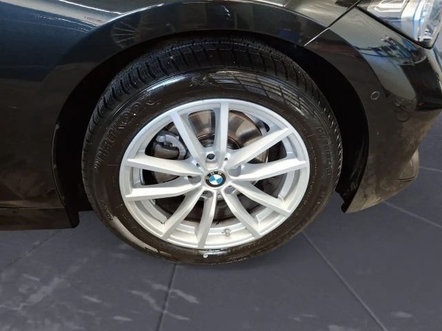 BMW 320 320i M-Sport Sedan xDrive
