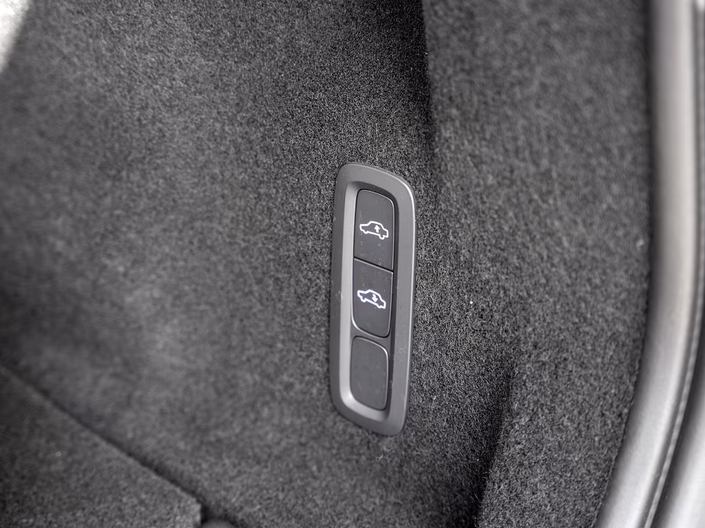 Volvo XC60 AWD Dark Plus Recharge T8