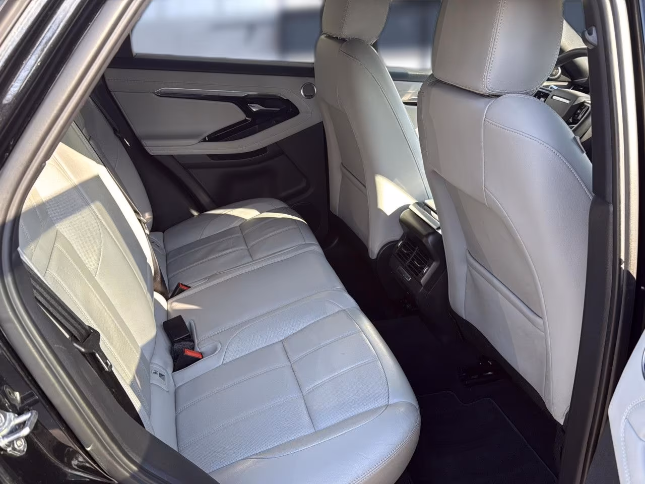 Land Rover Range Rover Evoque P300e SE