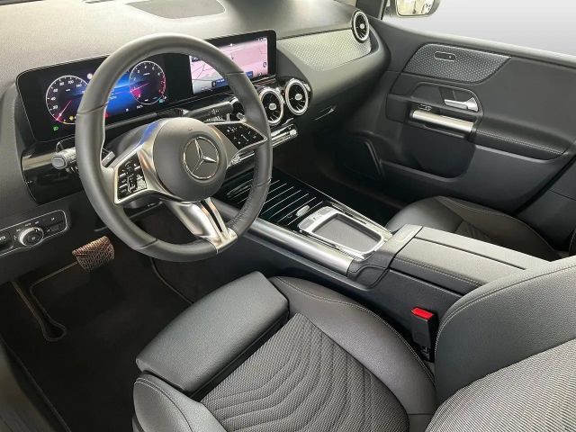 Mercedes-Benz B 200 Progressive Sedan