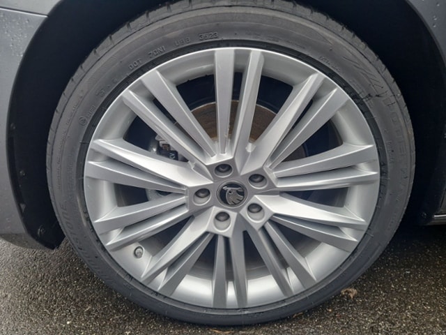 Skoda Superb 2.0 TDI Combi