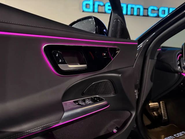 Mercedes-Benz E 220 AMG Line E 220 d Sedan