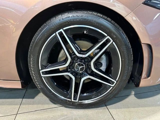 Mercedes-Benz A 180 A 180 d AMG Line