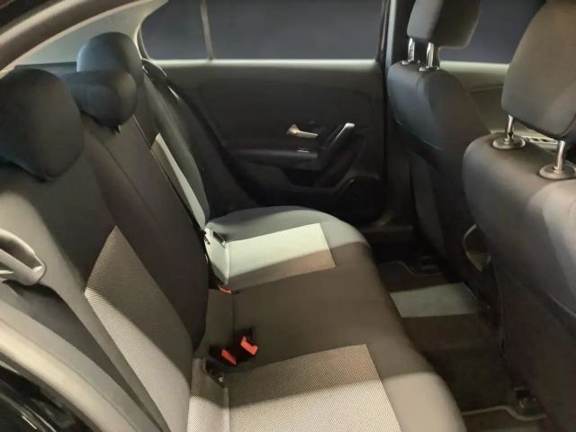 Mercedes-Benz A 250 A 250 e