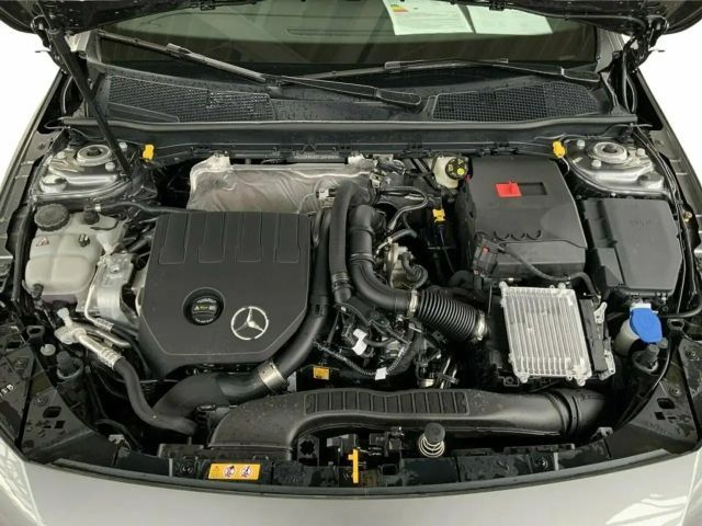 Mercedes-Benz A 180 W-Paket KAM PDC SpurH LM Navi AUT KlimaA