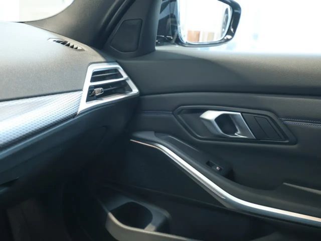 BMW 320 320d M-Sport Touring