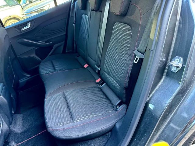 Ford Focus ST Line Wagon