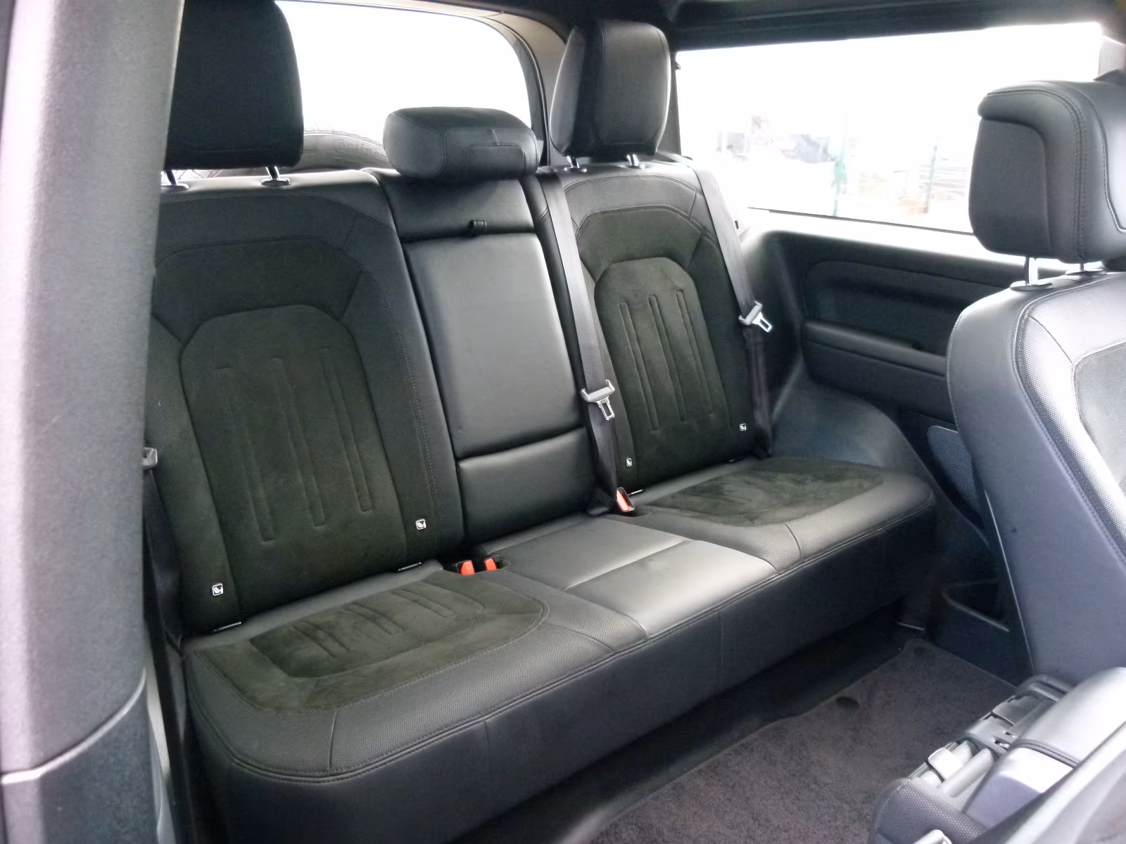 Land Rover Defender 90