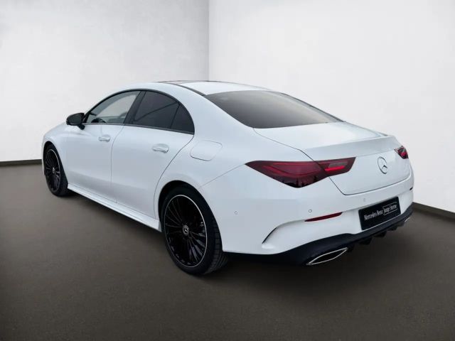 Mercedes-Benz CLA 200 AMG Line Coupé Sedan