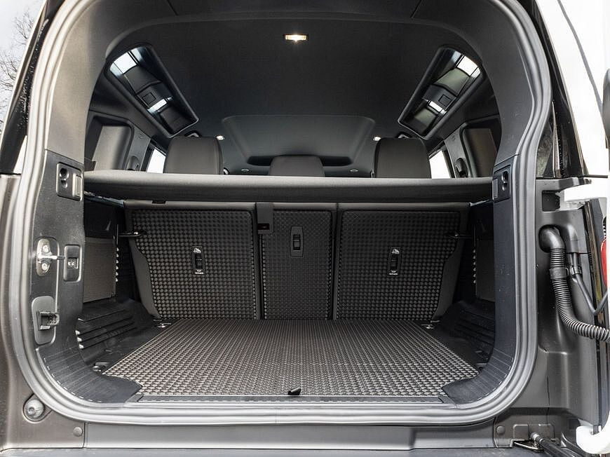 Land Rover Defender 110 Dynamic SE