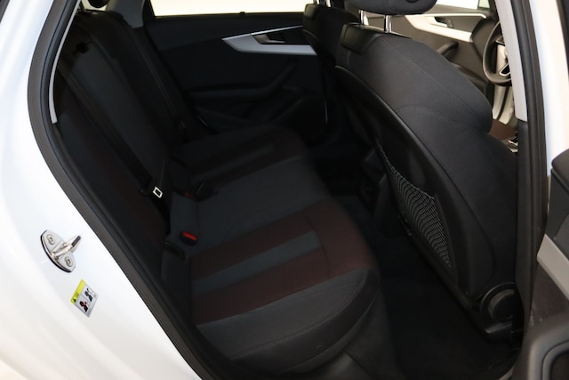 Audi A4 40 TFSI Avant S-Tronic