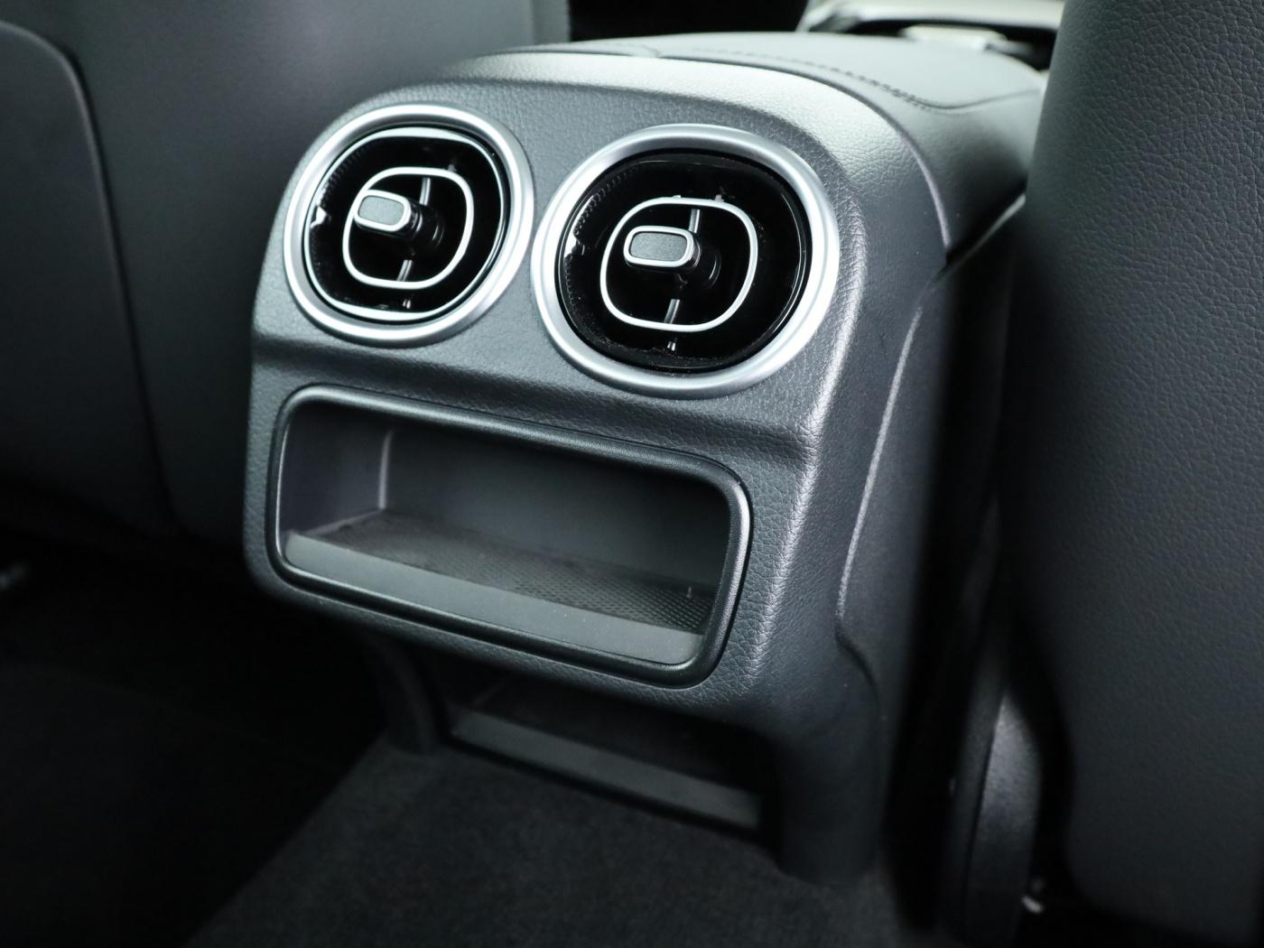 Mercedes-Benz C 200 AVANTGARDE Sedan