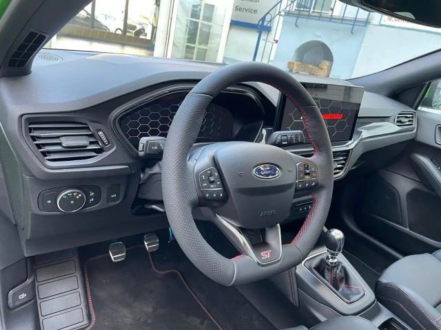 Ford Focus ST Line