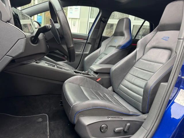 Volkswagen Golf IQ.Drive