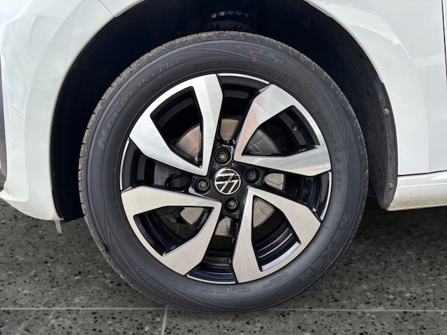 Volkswagen up! Active