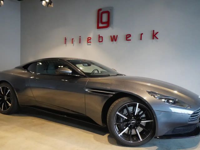 Aston Martin DB11 V8