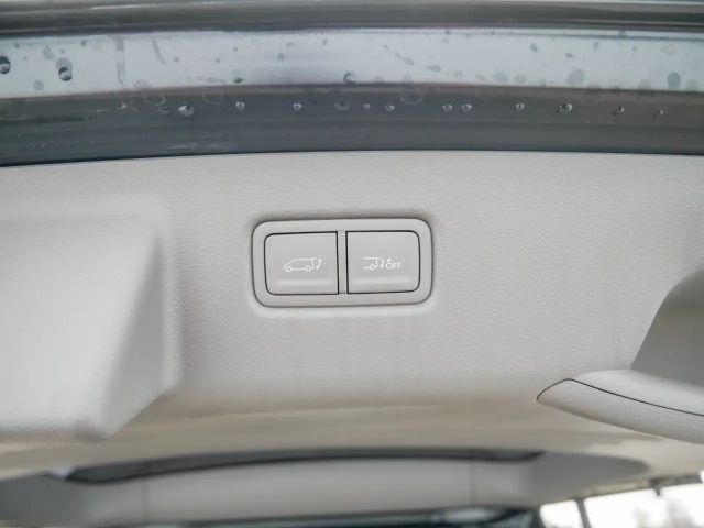 Hyundai Staria Signature