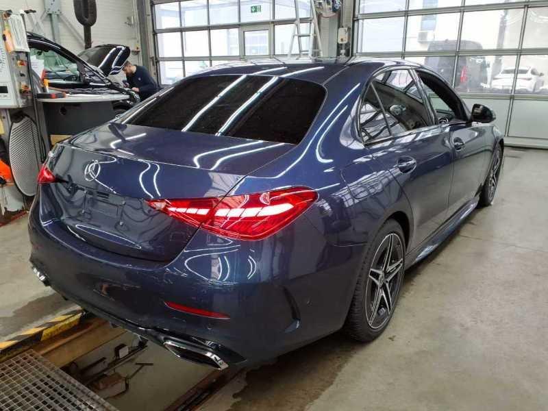 Mercedes-Benz C 200 AMG Line Sedan