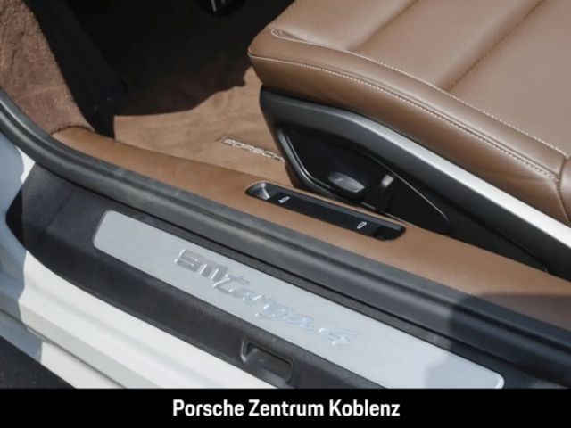 Porsche 992 4 Coupé Targa