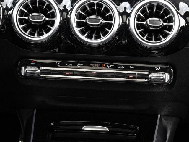 Mercedes-Benz GLA 220 4MATIC GLA 220 d