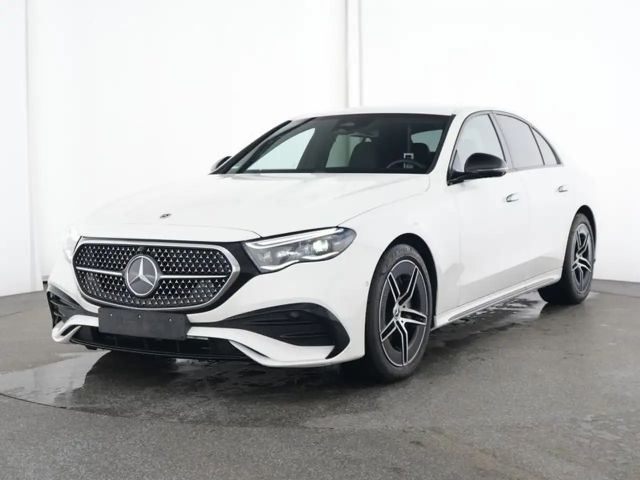 Mercedes-Benz E 220 AMG Line Sedan