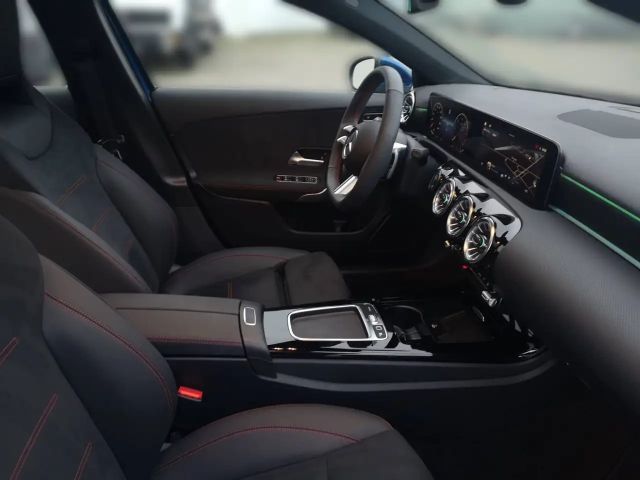 Mercedes-Benz A 220 A 220 d AMG Line